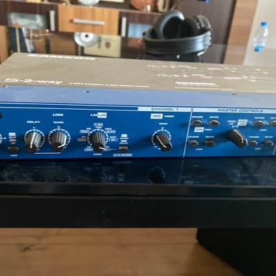 Samson S-2-Way 2 way stereo/3 way mono Crossover image 3