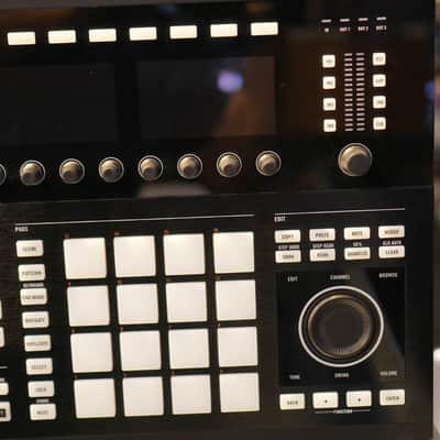Native Instruments Maschine Studio w/Box - Used image 4