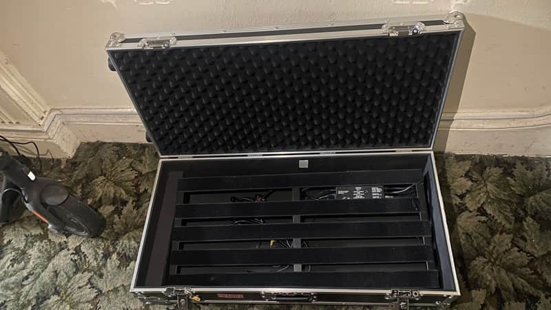 BUNDLE! Pedaltrain Novo 32 with Wheeled Tour Case and mounted CIOKS powersupply with leads! image 1