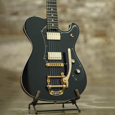 Veritas Portlander 2025, Black & Gold with binding image 2