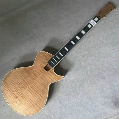 Tagima Guitar Tiger Maple Top Body with Mahogany Neck, Rosewood Fingerboard image 17
