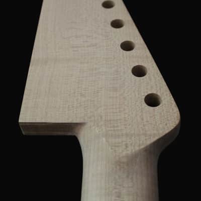 ROASTED MAPLE STRATOCASTER NECK image 7