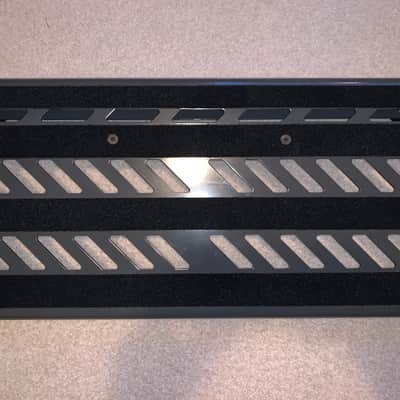 Gator GPB-BAK Large Aluminum Pedalboard with Carry Bag image 2