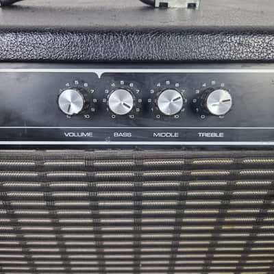 Yamaha Fifty 115B Bass Combo Amp Local Pickup Only in Milwaukee, WI Bild 7