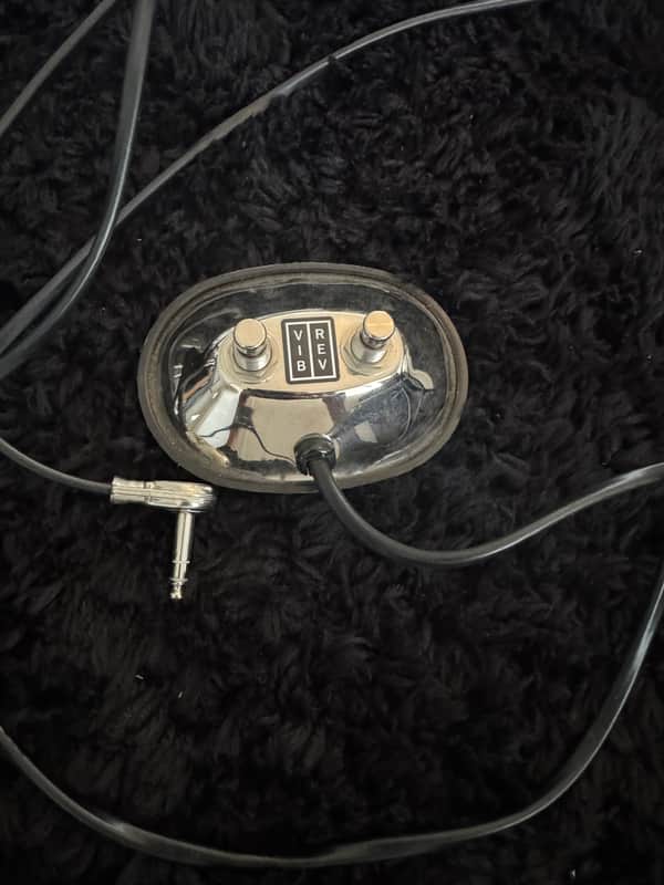 Fender 2-Button Vibrato/Reverb Amp Footswitch image 1