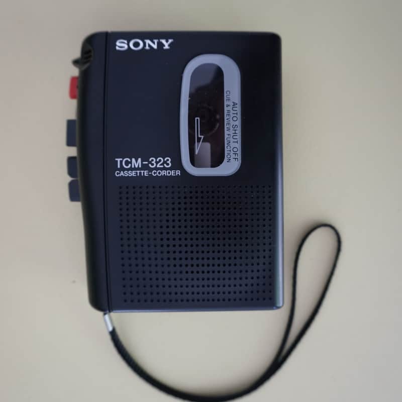 Sony TCM-323 1990 - Black image 1