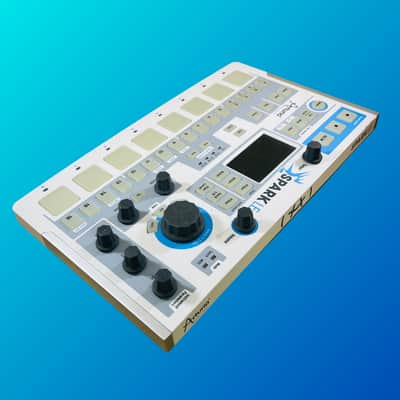 Arturia SparkLE MIDI Controller / Drum Machine image 4