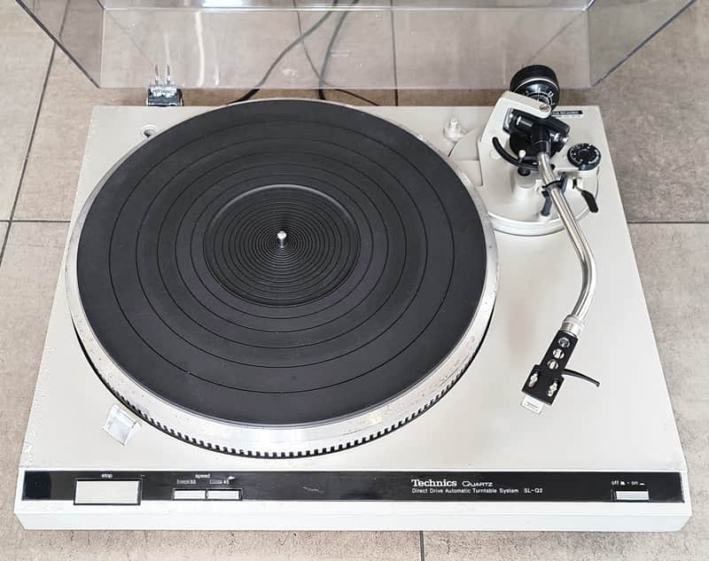 Vintage Technics SL-Q2 Semi Auto Direct Drive Turntable