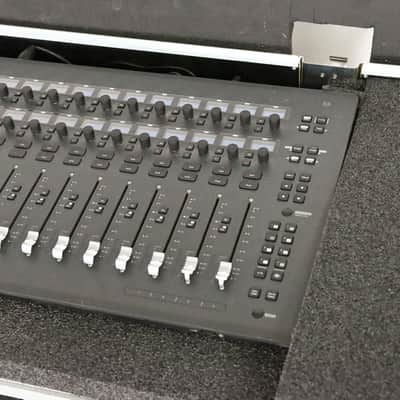 AVID S3 16-Fader Control Surface w/ E3 Engine and Road Case CG013BE image 2