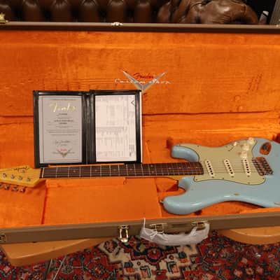 Fender '62 Stratocaster Relic-CC Faded Aged Daphne Blue image 11