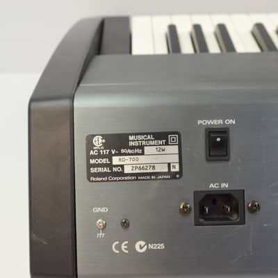 Roland RD-700 88-Key Digital Piano  w/ Gig Bag RD700 image 13