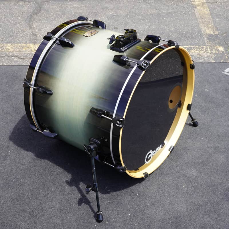 Pearl ELX Export Series 22" Maple/Poplar Bass Drum - Black Burst Lacquer | 18x22" image 1