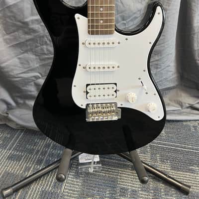 Yamaha PAC012 Pacifica HSS with Rosewood Fretboard 2010 - Present - Black image 2