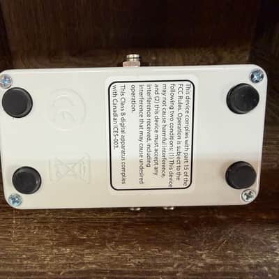 Electro-Harmonix Canyon 2017 - Present White image 5