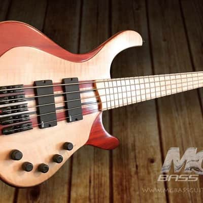 MGbass Desert 2019 Satin 5 strings pickups preamp emg image 1