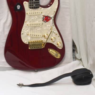 Squier Stratocaster Pro Tone series 1996 in Hard case - transparent red image 2