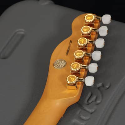 Fender USA 75th Anniversary Commemorative Telecaster with Maple Fingerboard, 2-Color Bourbon Burst Fender [US20098803] (06/17) image 13