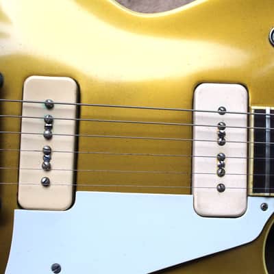 GIBSON "1952/53 Les Paul Standard Goldtop Refinished and Wraparound conversion, new pickuard and wraparound bridge"HARDCASE image 3
