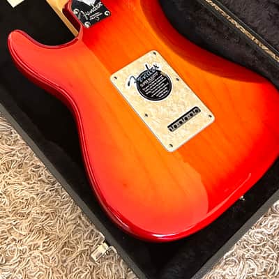 Fender American Deluxe Ash Stratocaster 2005 - Cherry Sunburst image 9