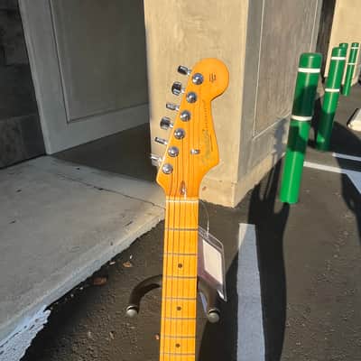 Fender American Professional II Stratocaster, Maple Fingerboard, Anniversary 2-Color Sunburst image 4