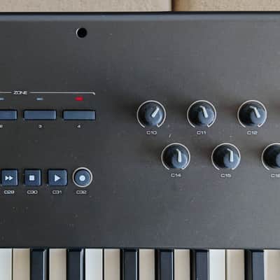 M-Audio Oxygen 88 MIDI Keyboard Controller Fully-Weighted Hammer-Action 88-keys image 3