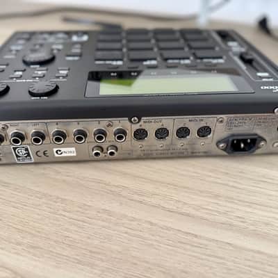 Akai MPC1000 Music Production Center 2004 - 2013 - Black image 4