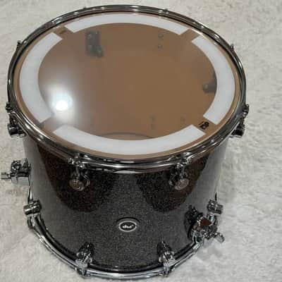 DW DWe 6 piece drum set 2024 - Black Galaxy image 3