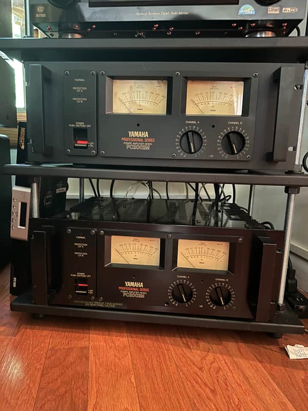Yamaha  PC2002M Power Amplifiers