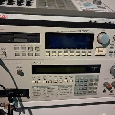 Akai S3000XL MIDI Stereo Digital Sampler 8 outs