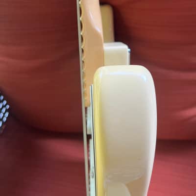 Fender 2015 Fender Yngwie Malmsteen Signature Stratocaster 2015-2016 - Vintage White image 9