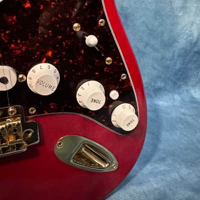 Fender Deluxe Super Strat 2001 - Crimson Red Transparent image 19