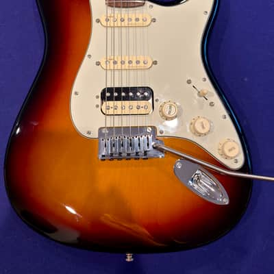 Fender American Ultra Stratocaster HSS with Rosewood Fretboard 2019 - Ultraburst image 2