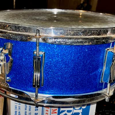 Ludwig No. 908 Jazz Festival 5x14" 8-Lug Snare Drum with Keystone Badge 1960 - 1968 - Blue Sparkle image 4