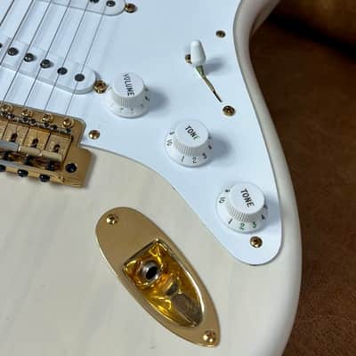 RARE 2001 Fender Custom Shop 1956 reissue stratocaster | NOS White Blonde, Original Fender G&G Hardcase and paper image 11