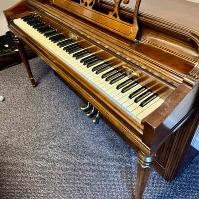 Wurlitzer F-087 Spinet Acoustic Piano inc Bench 1980s image 2