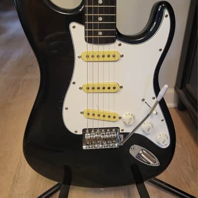 1992 Fender Japan Squier Silver Series Black Stratocaster - MIJ image 2