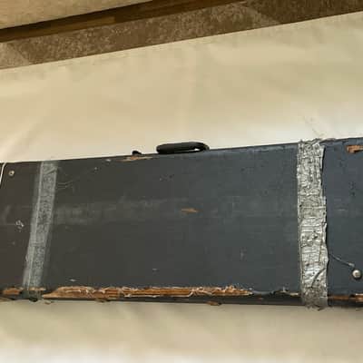 Immagine 1980's Kramer Pacer, Baretta, Sustainer Black Tolex Hardshell Electric Guitar Case (Rough Shape, Needs repair) - 10