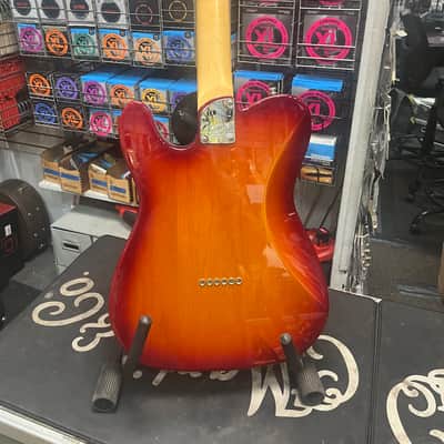 Fender American Elite Telecaster with Maple Fretboard 2016 - 2019 - Aged Cherry Burst image 4