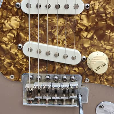 Fender Standard 'Fire Series' Stratocaster Worn Shoreline Gold 1996 Ensenada image 13