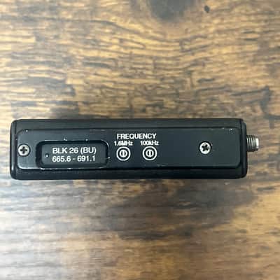 Lectrosonics UM400A Digital Hybrid UHF Transmitter – Block 26 – 665.6–691.1 MHz image 3