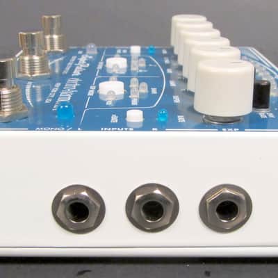 Mint Electro-Harmonix Super Pulsar Analog Stereo Tap Tremolo Mint Condition image 9