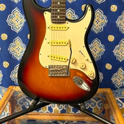Fender Highway One Stratocaster with Rosewood Fretboard 2007 3-Color Sunburst image 2