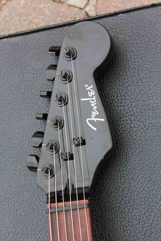 Fender Showmaster Blackout HH Stratocaster Made in Korea Electric