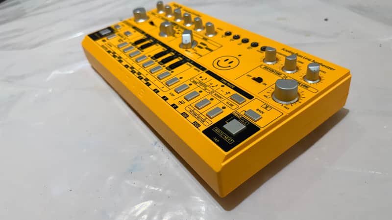 Behringer TD-3 Analog Bass Line Synthesizer 2019 - Present - Yellow image 1