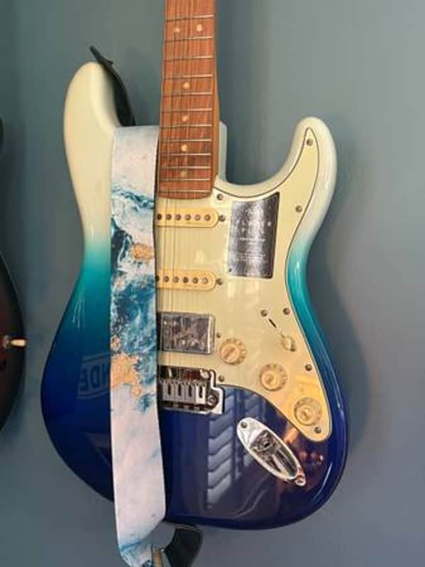 Fender Player Plus Stratocaster HSS – Blue Burst – Mint Condition