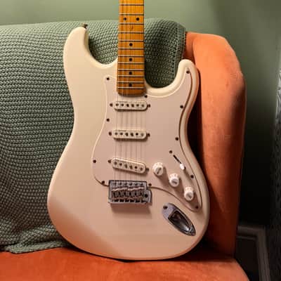 Tanglewood Signature TSB 57 Strat Style Electric Guitar In White image 1
