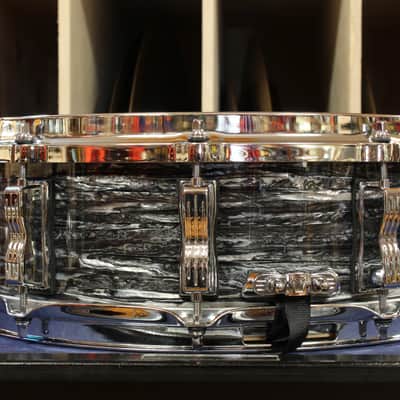 Ludwig 5x14 Classic Maple Snare Drum in Black Oyster Pearl image 2