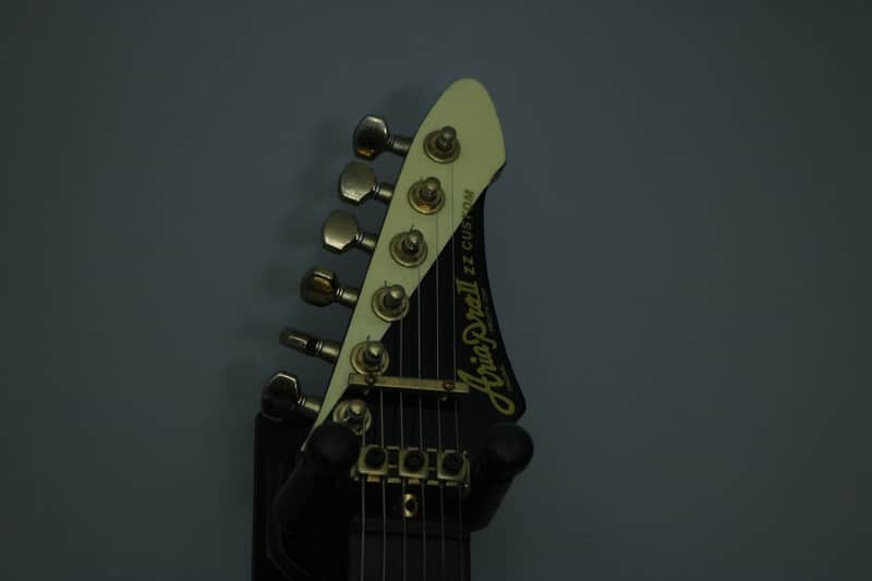 Aria Pro II ZZ Custom 1984 Black/White | Reverb