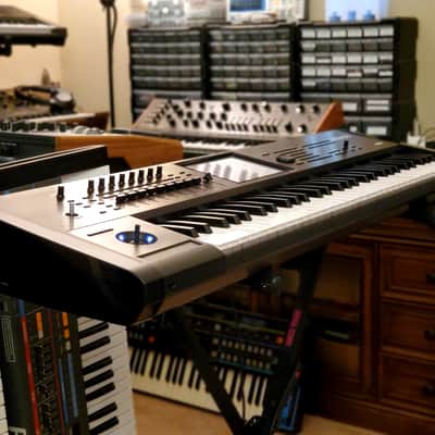 CERTIFIED!!! KORG KRONOS 61 UPGRADED FULLY SERVICED AND IN AMAZING CONDITION! image 8