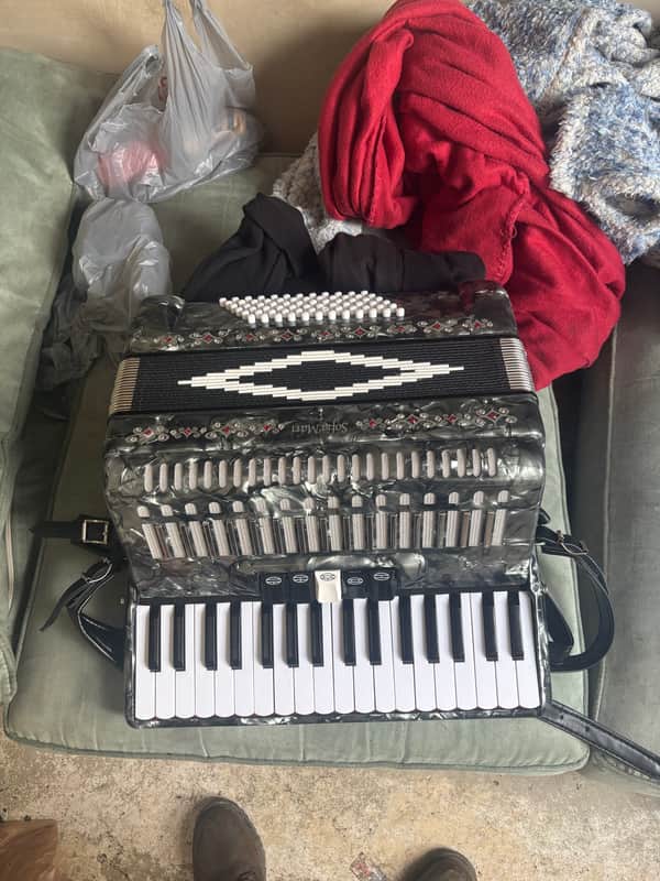 Sofiamari SM3472 34 Piano 72 Bass Button Accordion 2010s - Pearl Gray image 1